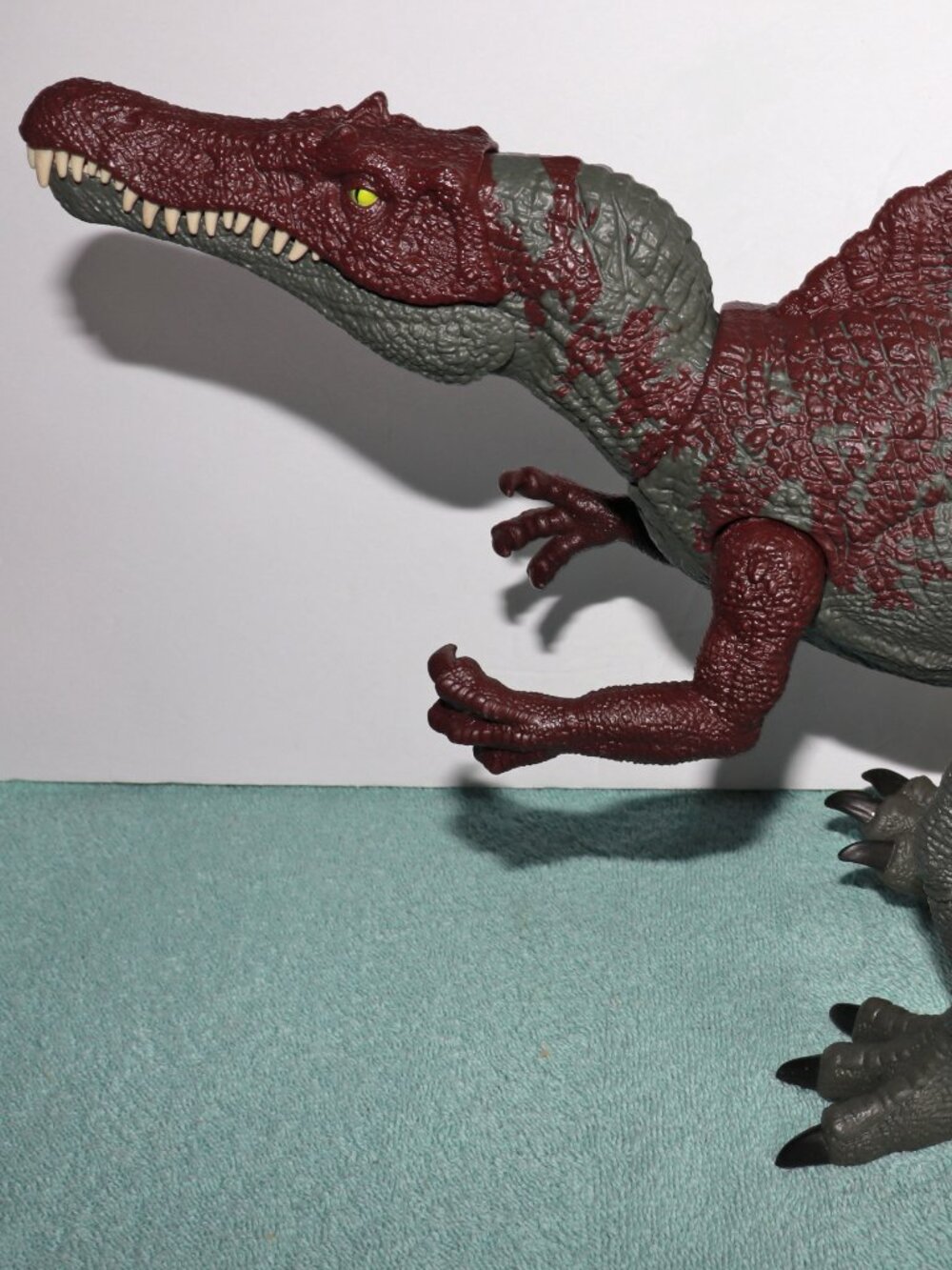 JURASSIC WORLD Epic Attack Intensifying Damage Spinosaurus Figure 2024